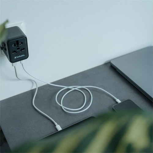 Verbatim 49544 AC Adapter - Universal Input 120/230V AC - Multi-Output 5/9/12V DC - 10A - USB-C 20W PD - Compact