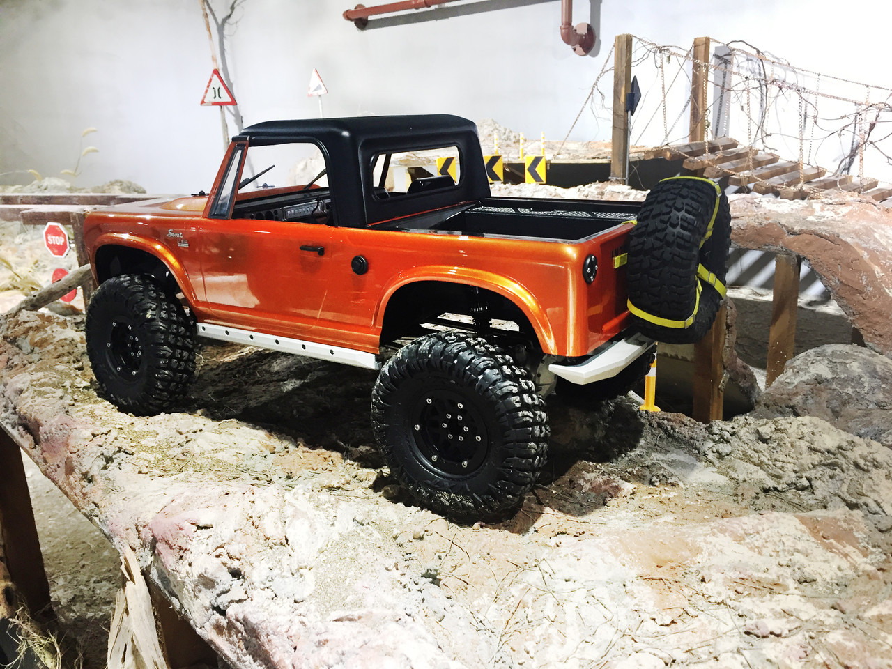 Spare Tire Mount for Vanquish VS4-10