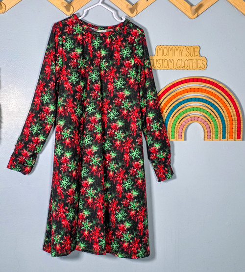 Xmas snowflakes swing dress size 8 long sleeves