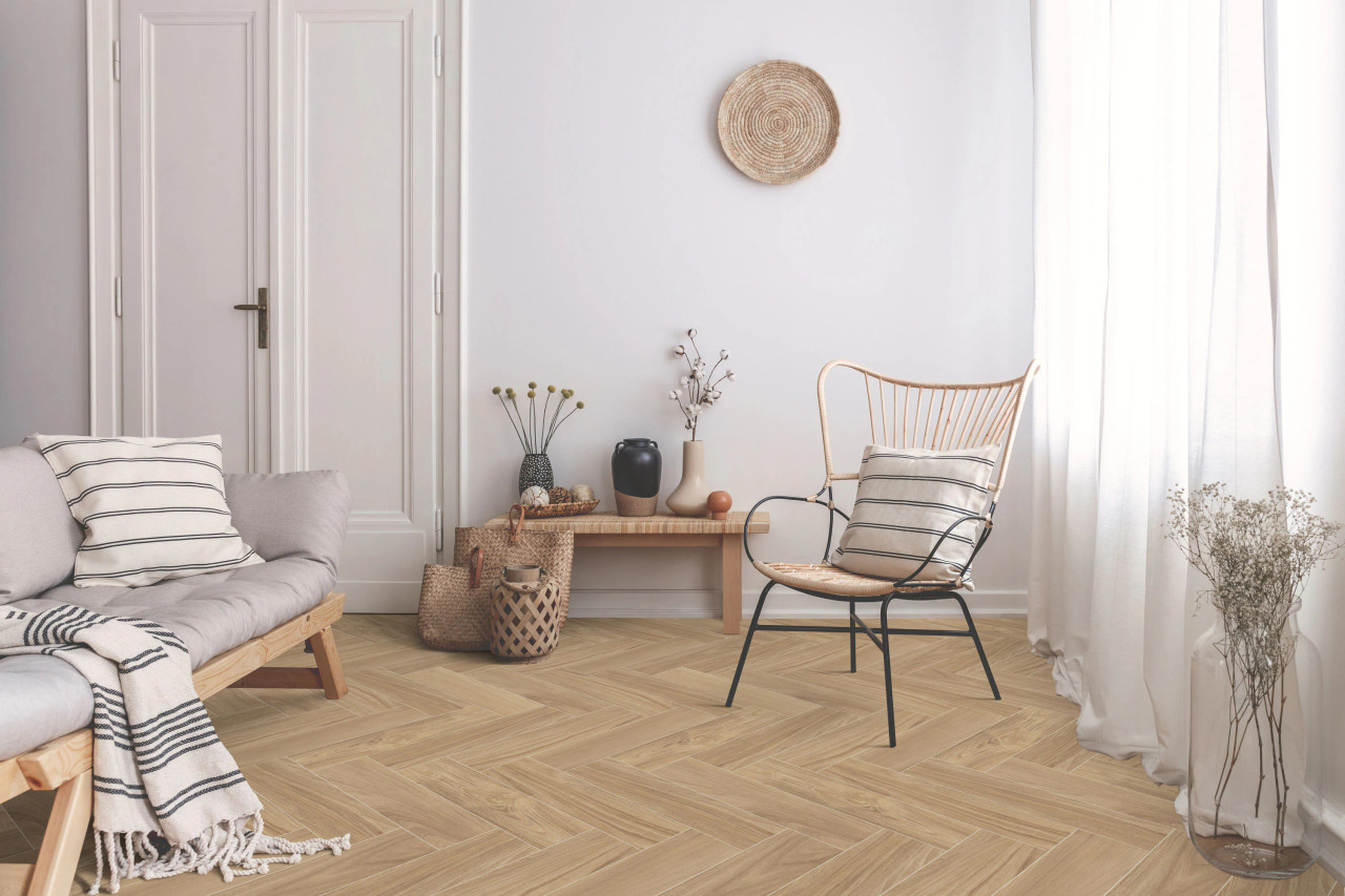 ヘアモア Andover Dakworth 7X48 Low Gloss Luxury Plank Vinyl | Tilemart