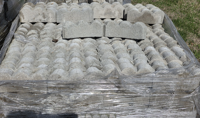 11" Curved Scalloped Edging