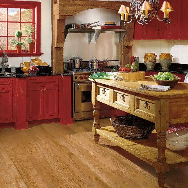 Bruce Rustic Natural Red Oak Smooth Engineered Hardwood 3"