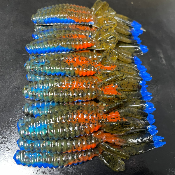 3.5 Beaver Color: Neon Blue Craw 30 count pack (Pre Order 2-3 Weeks)