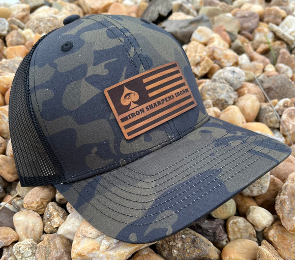 USA / Iron Sharpens Iron Logo Black Camo 