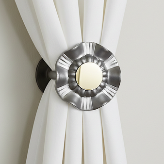Contemporary Ruffled Dazzling Medallion Embellished With A 1 Inch Mirror. Medallion hardware by Metropolis Iron (metroiron) Contemporary Ruffled Dazzling Medallion Embellished With A 1 Inch Mirror. Medallion hardware by Metropolis Iron (metroiron)