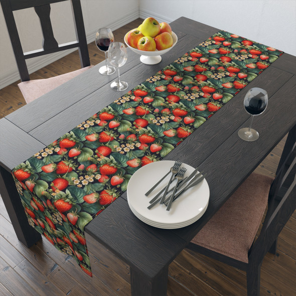 Strawberry Garden Pattern Table Runner (Cotton, Poly)