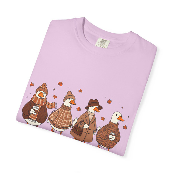Cozy Goose Graphic T-shirt, Unisex Relaxed Fit Tee, Cute Animal Gift, Autumn Apparel, Seasonal Wear, Comfy Casual Style