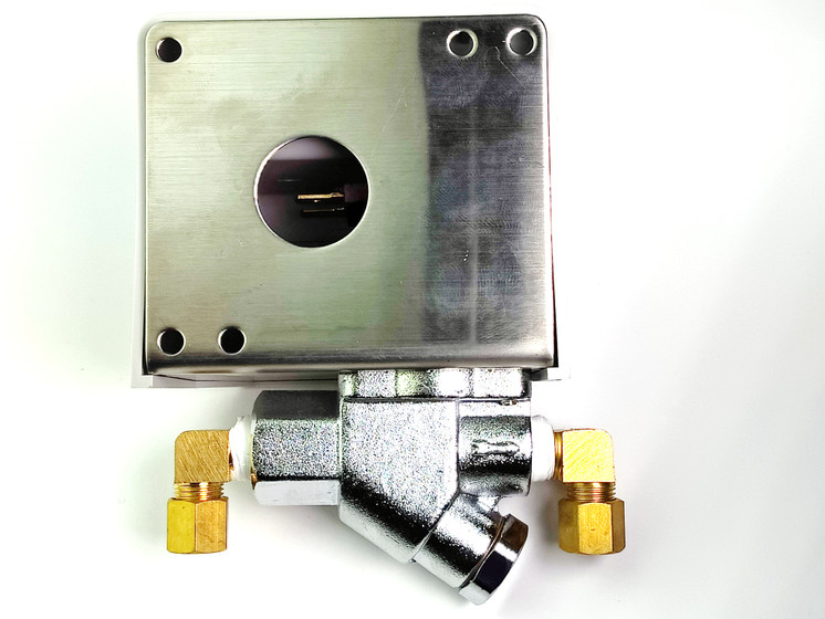 Knight Equipment Solenoid valve 1/4" w/ Mount Plate (24VDC)