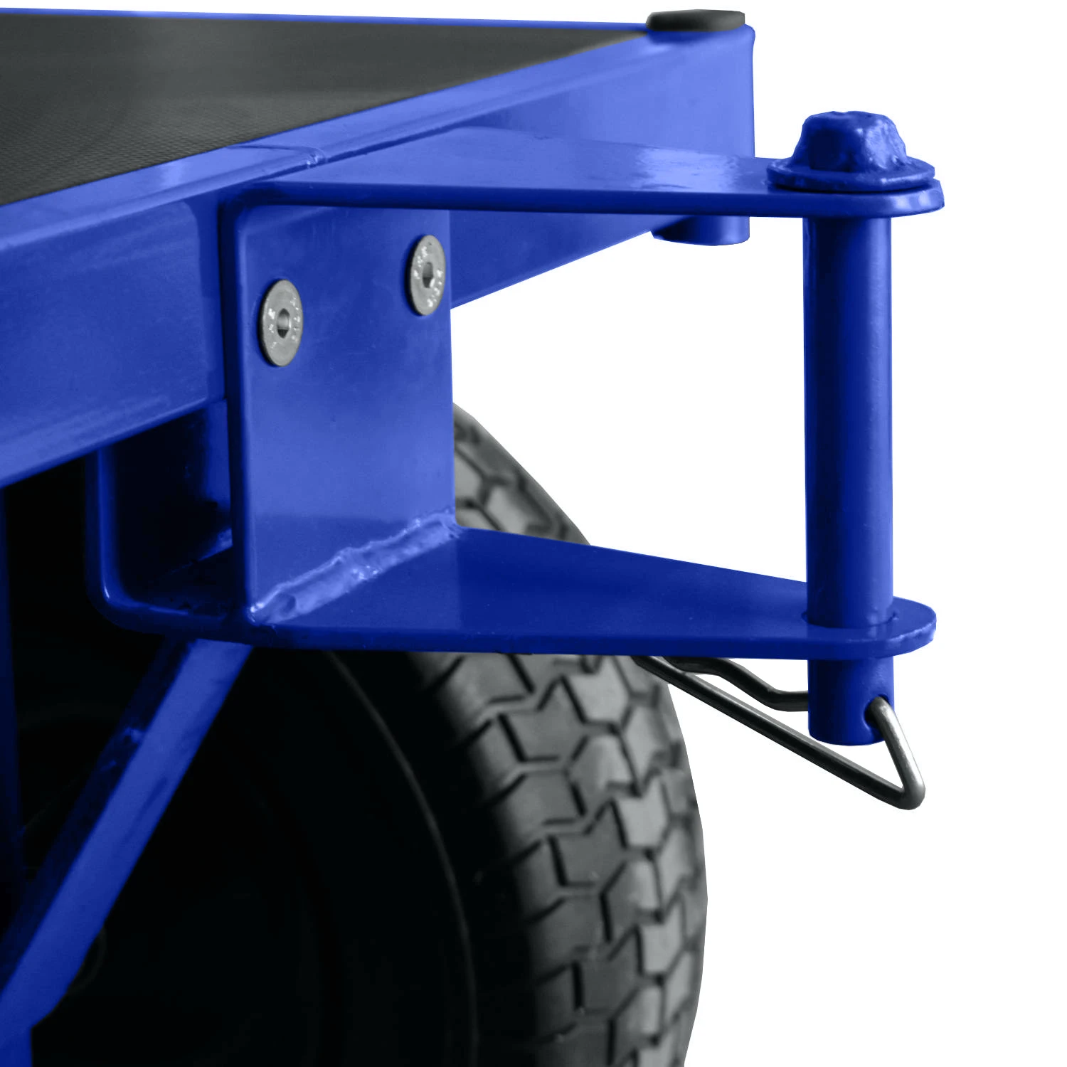 Towing hitch with removable pin