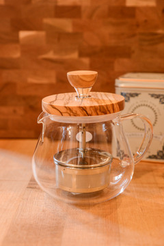 Hario - Teaor Pull Up Tea Maker W/ Olive Wood