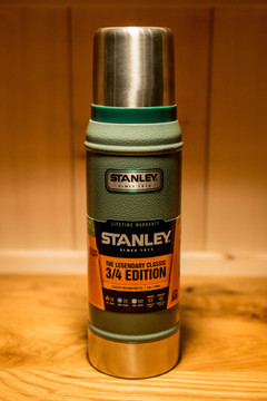Stanley - 25oz Vacuum Insulated Bottle