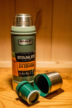 Stanley - 25oz Vacuum Insulated Bottle