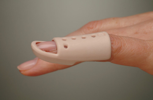 Mallet Finger Splints Flesh Colour Rigid Plastic Half Round Size 5.5