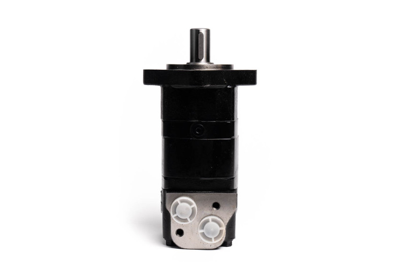 BM5 Hydraulic Motor: 18.61 CID, 1 1/4” Straight Keyed Shaft, 4-bolt flange, Staggered SAE 10 Ports