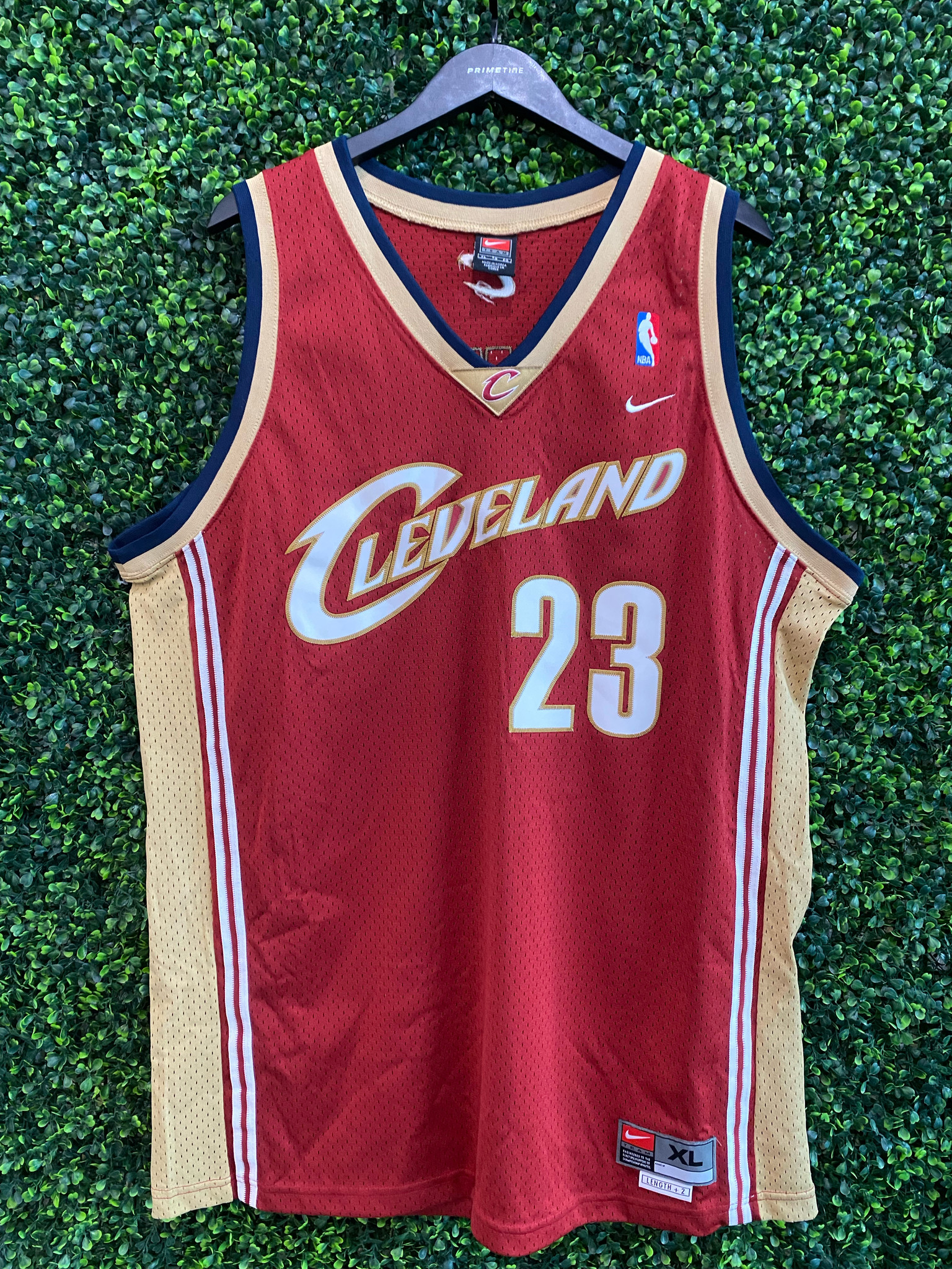 LeBron James Cleveland Cavaliers Mitchell & Ness Swingman Jersey - White, Size: XL