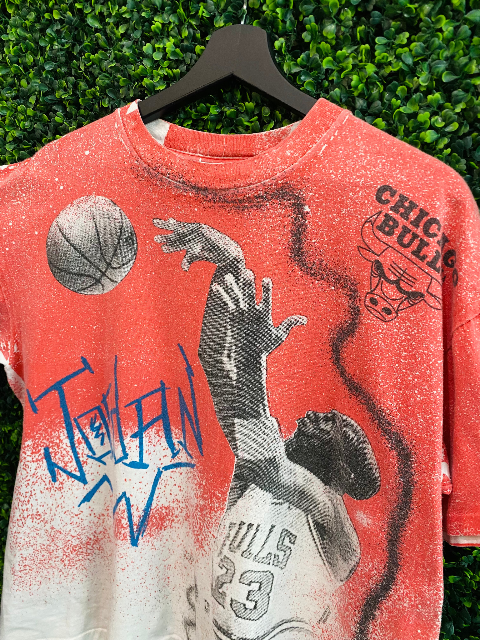 VINTAGE MICHAEL JORDAN MAGIC JOHNSON TS ALL OVER PRINT SHIRT