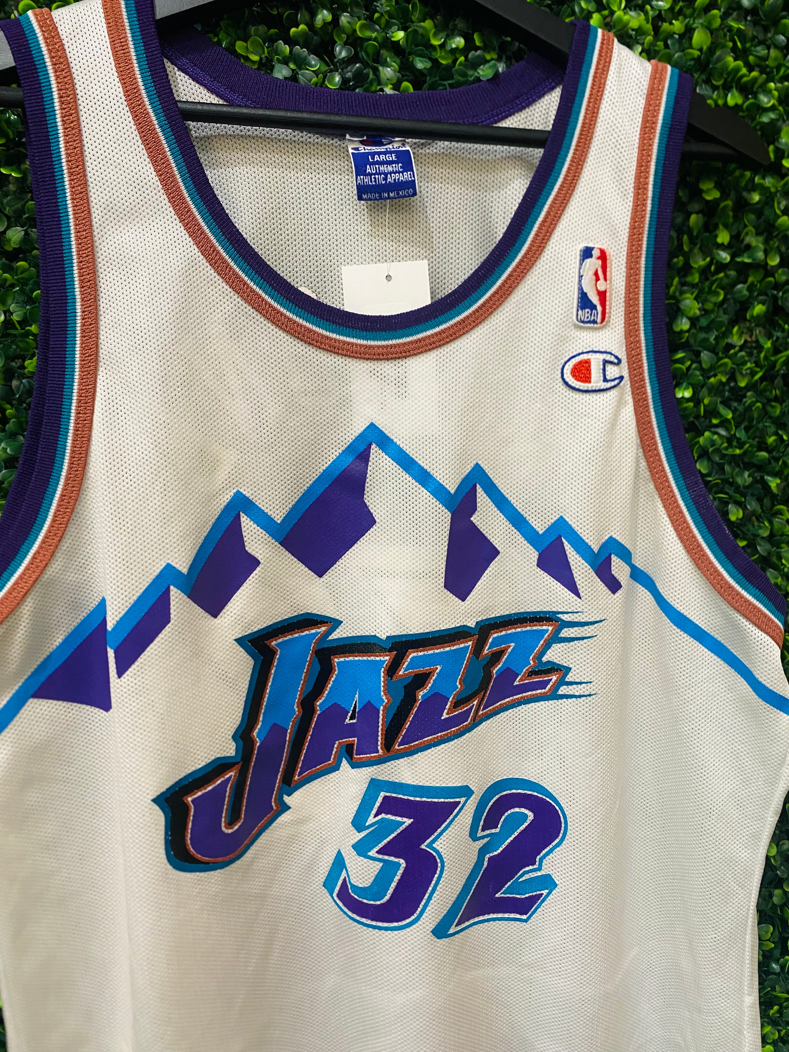 Vintage 90s Champion Utah Jazz Karl Malone jersey 44 LARGE white