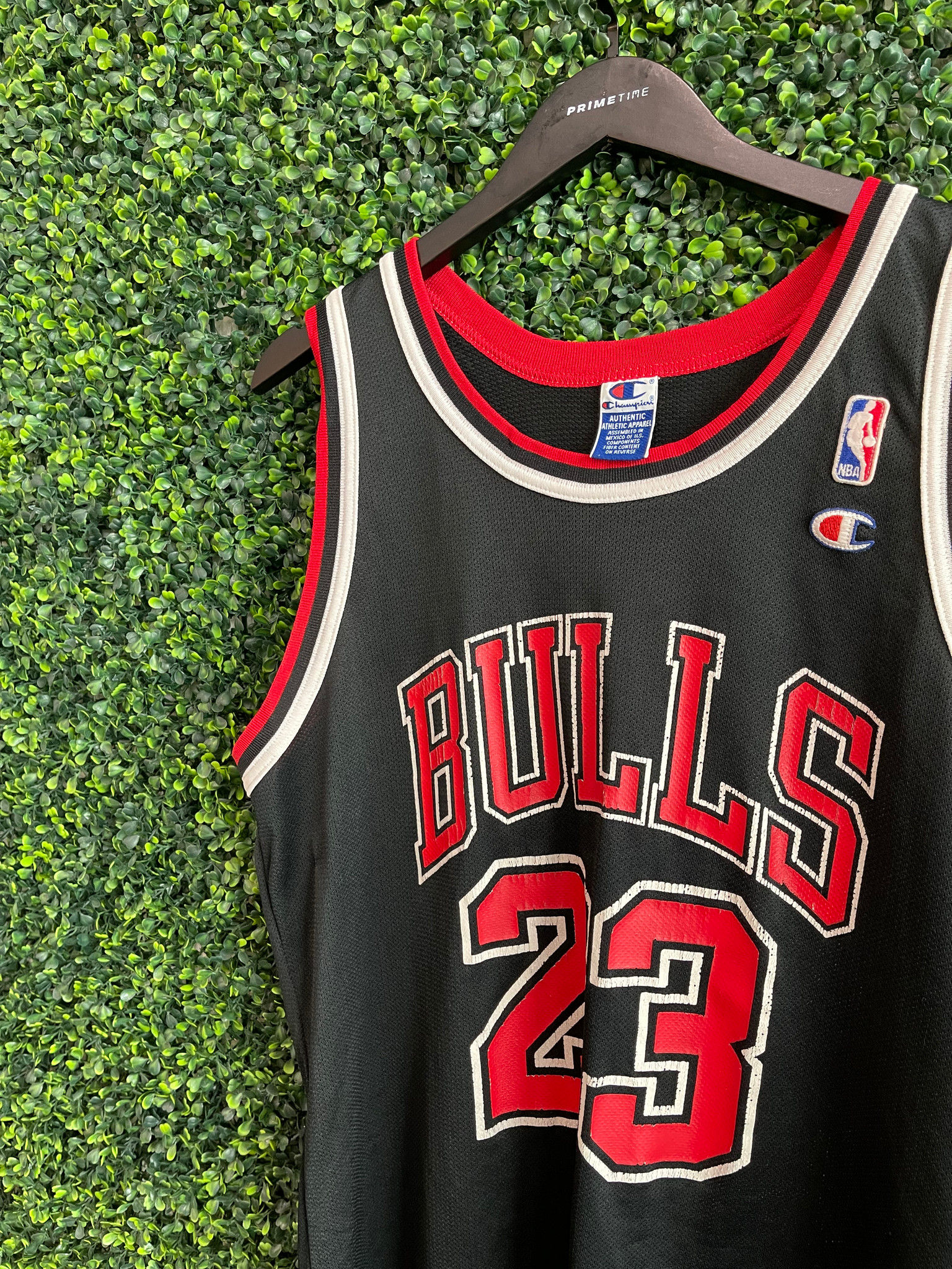 jordan bulls black jersey