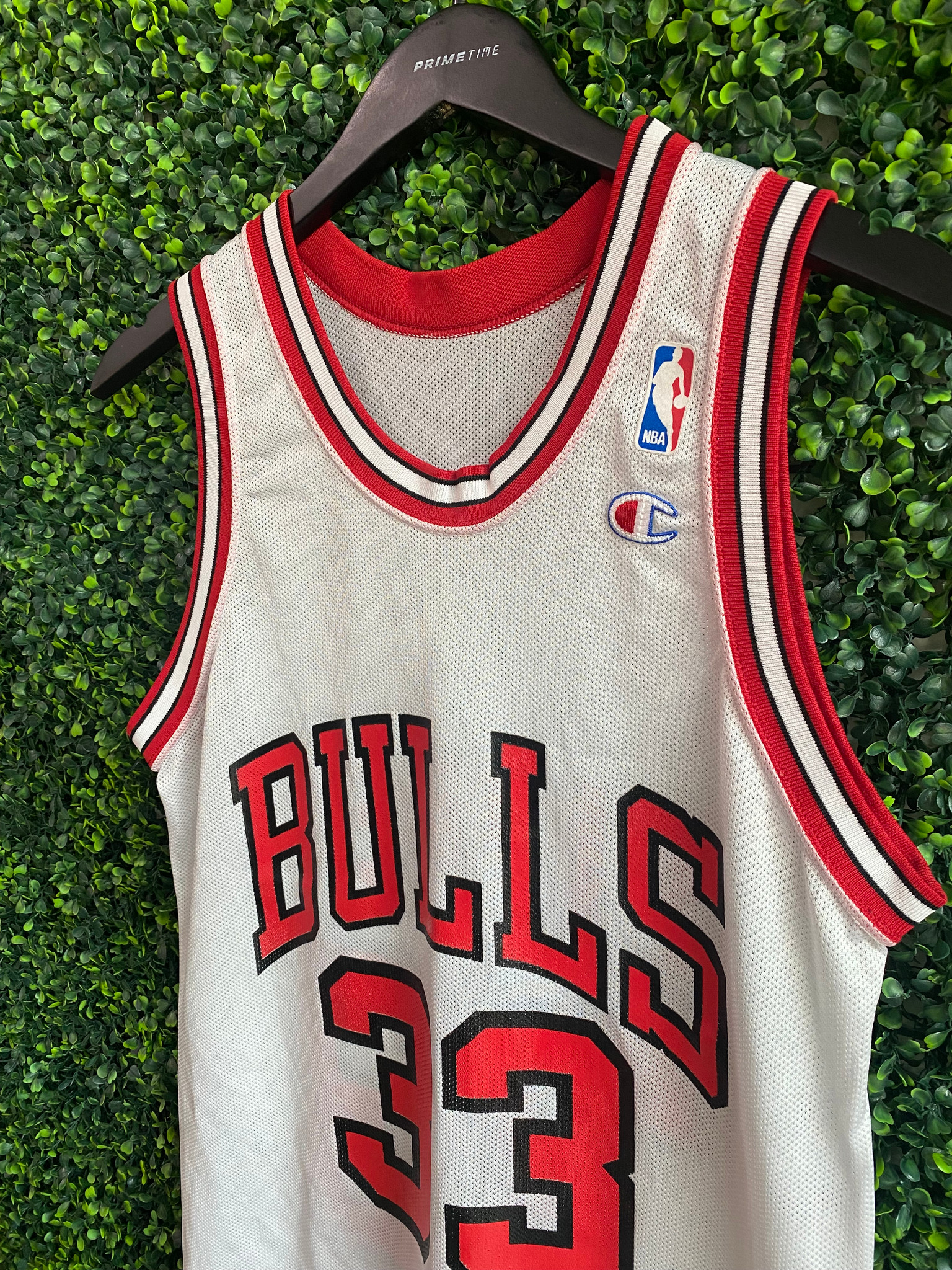 VINTAGE SCOTTIE PIPPEN CHICAGO BULLS WHITE CHAMPION JERSEY - Primetime