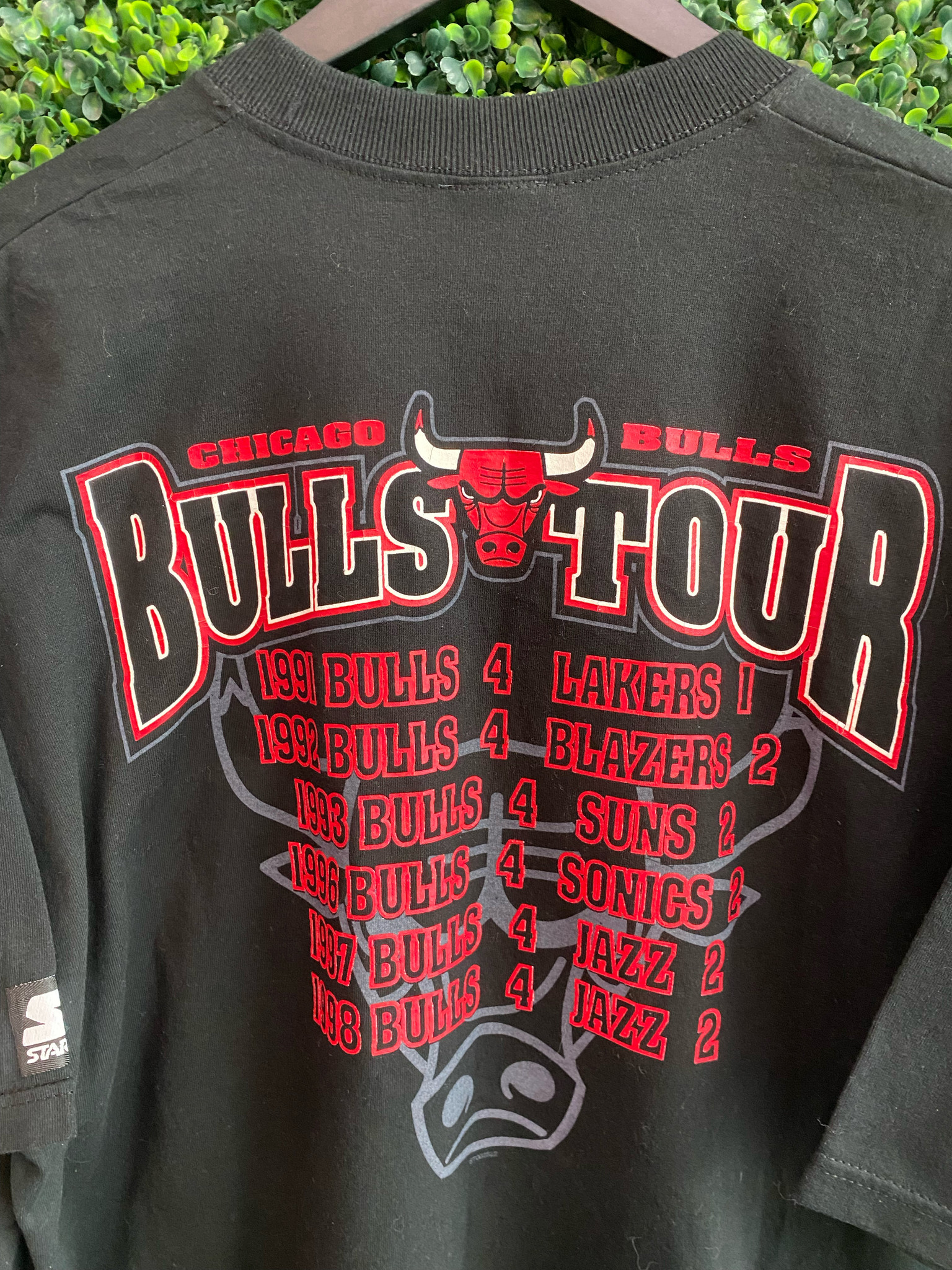 VINTAGE CHICAGO BULLS 1998 NBA CHAMPIONS TEE - Primetime