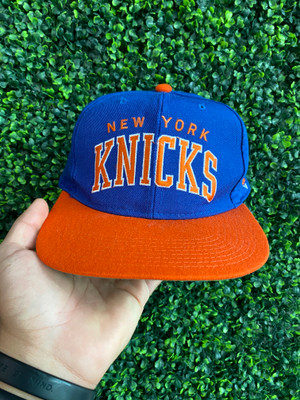 VINTAGE NY KNICKS STARTER ARC SNAPBACK