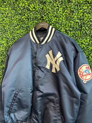 VINTAGE NEW YORK YANKEES FRUIT OF THE LOOM HEAVY COTTON CREWNECK