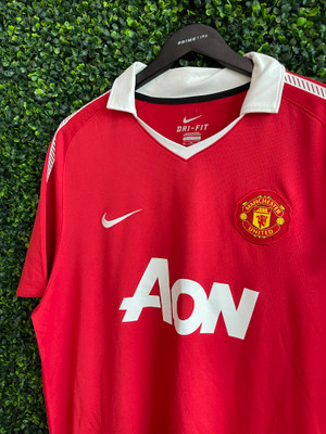 manchester united aon jersey