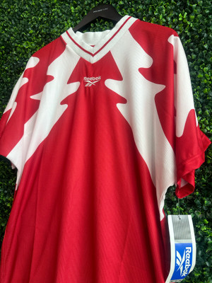 DEADSTOCK VINTAGE REEBOK RED/WHITE SOCCER JERSEY