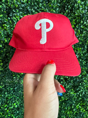 VINTAGE PHILADELPHIA PHILLIES RED SNAPBACK