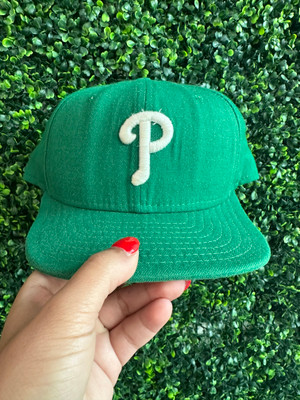 VINTAGE PHILADELPHIA PHILLIES NEW ERA GREEN SNAPBACK