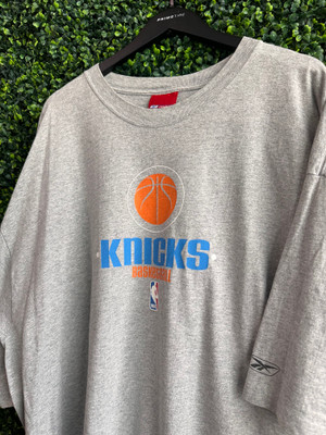 2000s KNICKS BASKETBALL LOGO TEE