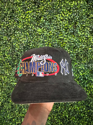 VINTAGE NEW YORK YANKEES '98 WORLD SERIES CHAMPS FAUX SUEDE SNAPBACK