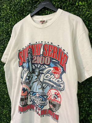 VINTAGE FRUIT OF THE LOOM SUBWAY SERIES 2000 TEE
