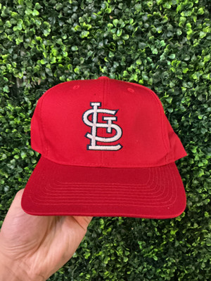 VINTAGE ST LOUIS CARDINALS RED SNAPBACK