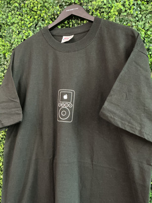 VINTAGE 2003 APPLE IPOD HANES TEE