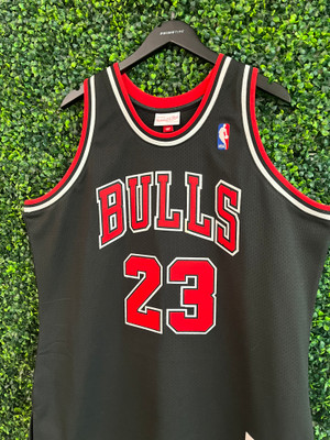 MICHAEL JORDAN AUTHENTIC MITCHELL & NESS JERSEY
