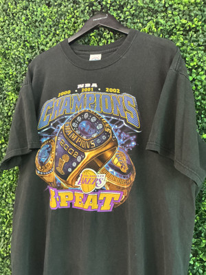 VINTAGE LOS ANGELES LAKERS 3 PEAT TEE