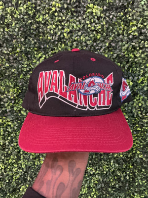 VINTAGE COLORADO AVALANCHE GCAP WAVE SNAPBACK