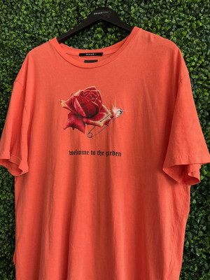 KSUBI ORANGE PINNED ROSE TEE (SZ M)