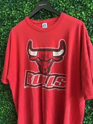 VINTAGE CHICAGO BULLS RUSSEL ATHLETIC LOGO TEE