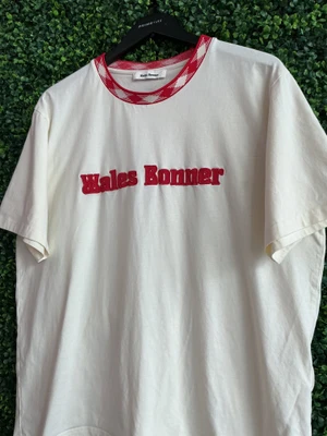 WALES BONNER EMBROIDERED NECKLINE TEE