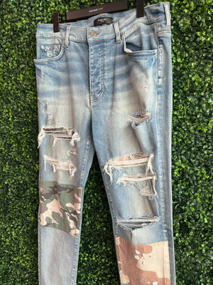 AMIRI MILITARY ART PATCH JEANS (SZ 36 )