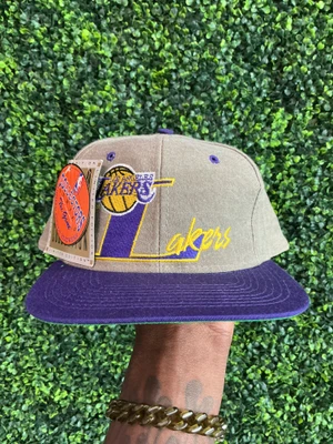 DEADSTOCK VINTAGE LOS ANGELES LAKERS THE GAME SNAPBACK