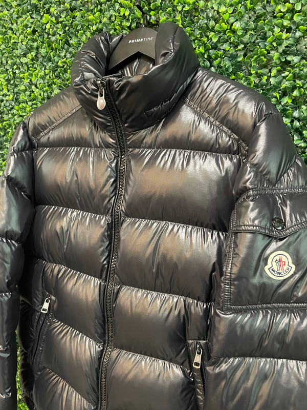 MONCLER PUFFER W/ SLEEVE POCKET