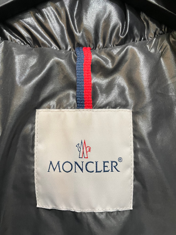 MONCLER PUFFER W/ SLEEVE POCKET