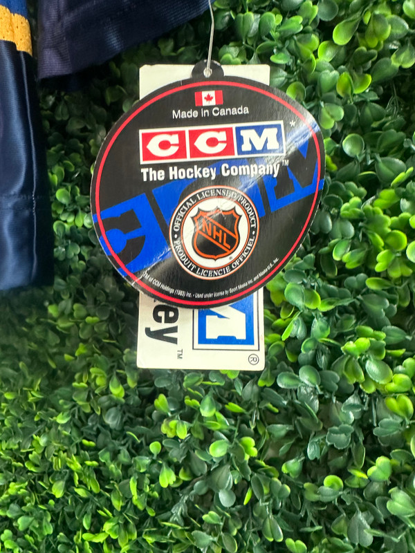 DEADSTOCK VINTAGE ST LOUIS BLUES CCM JERSEY