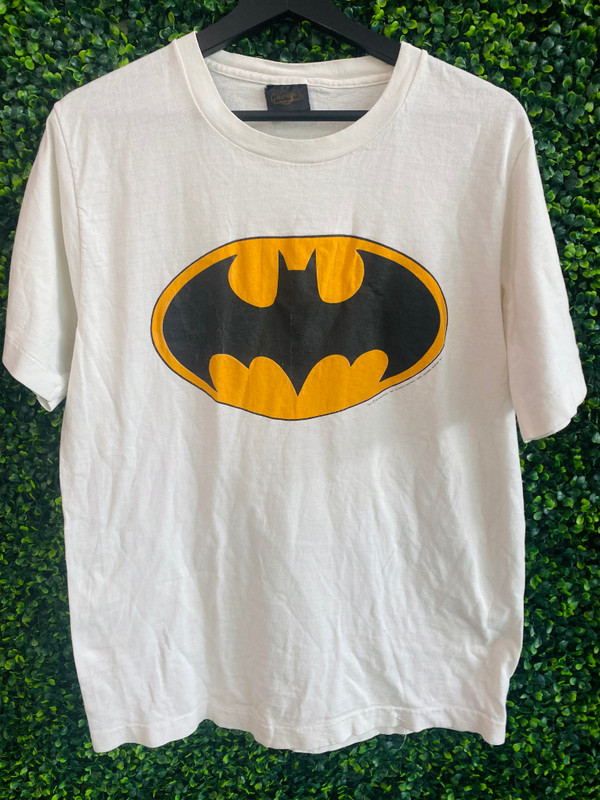 VINTAGE BATMAN LOGO CHANGES TAG TEE