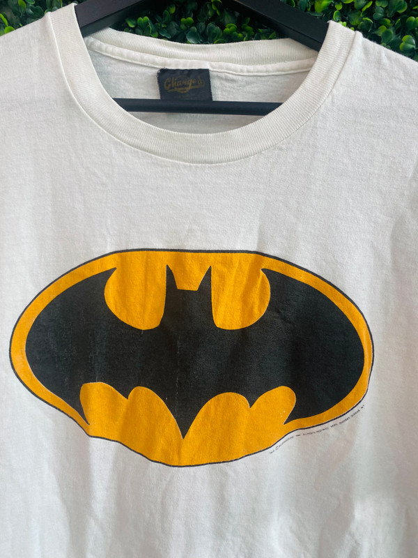 VINTAGE BATMAN LOGO CHANGES TAG TEE