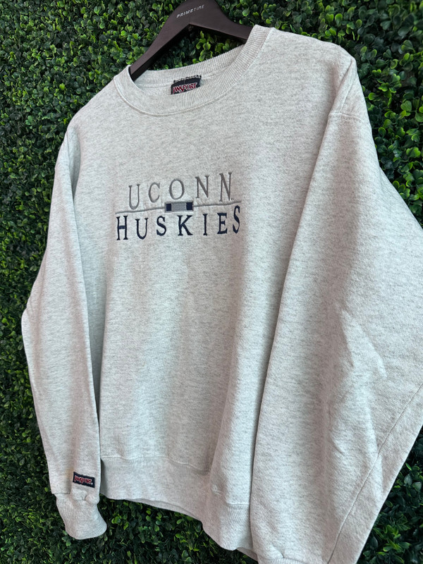 VINTAGE UCONN HUSKIES JANSPORT CREWNECK