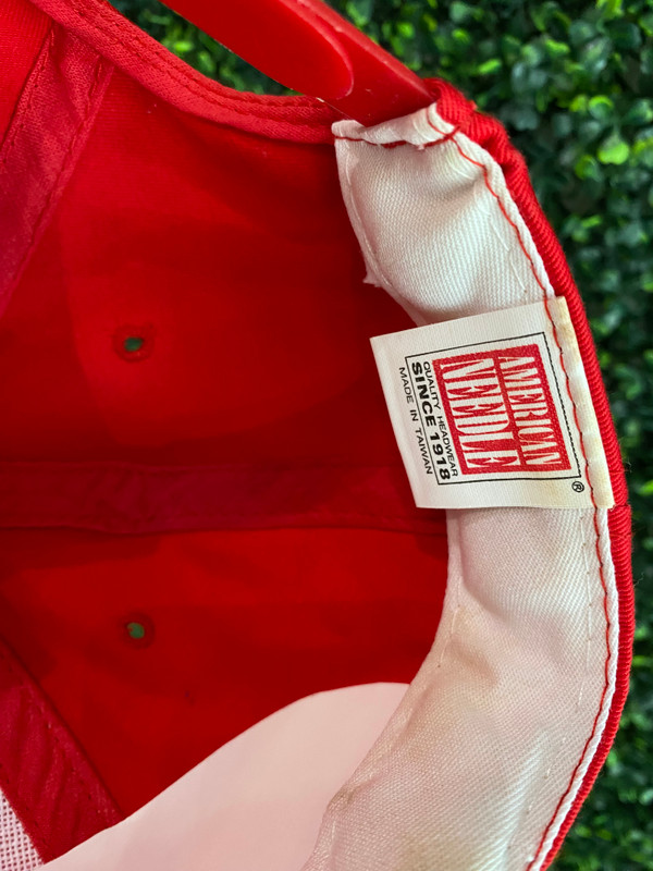 VINTAGE PHILIADELPHIA PHILLIES RED SNAPBACK